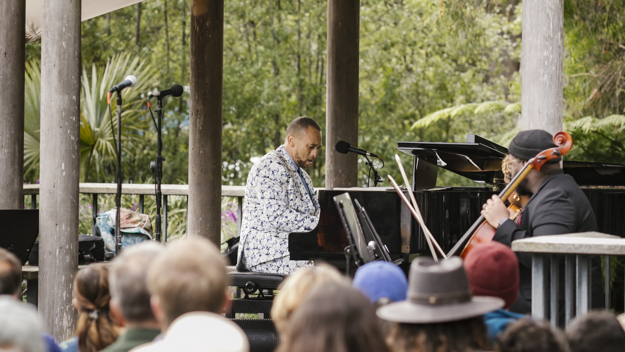 Flower Piano, Kev Choice