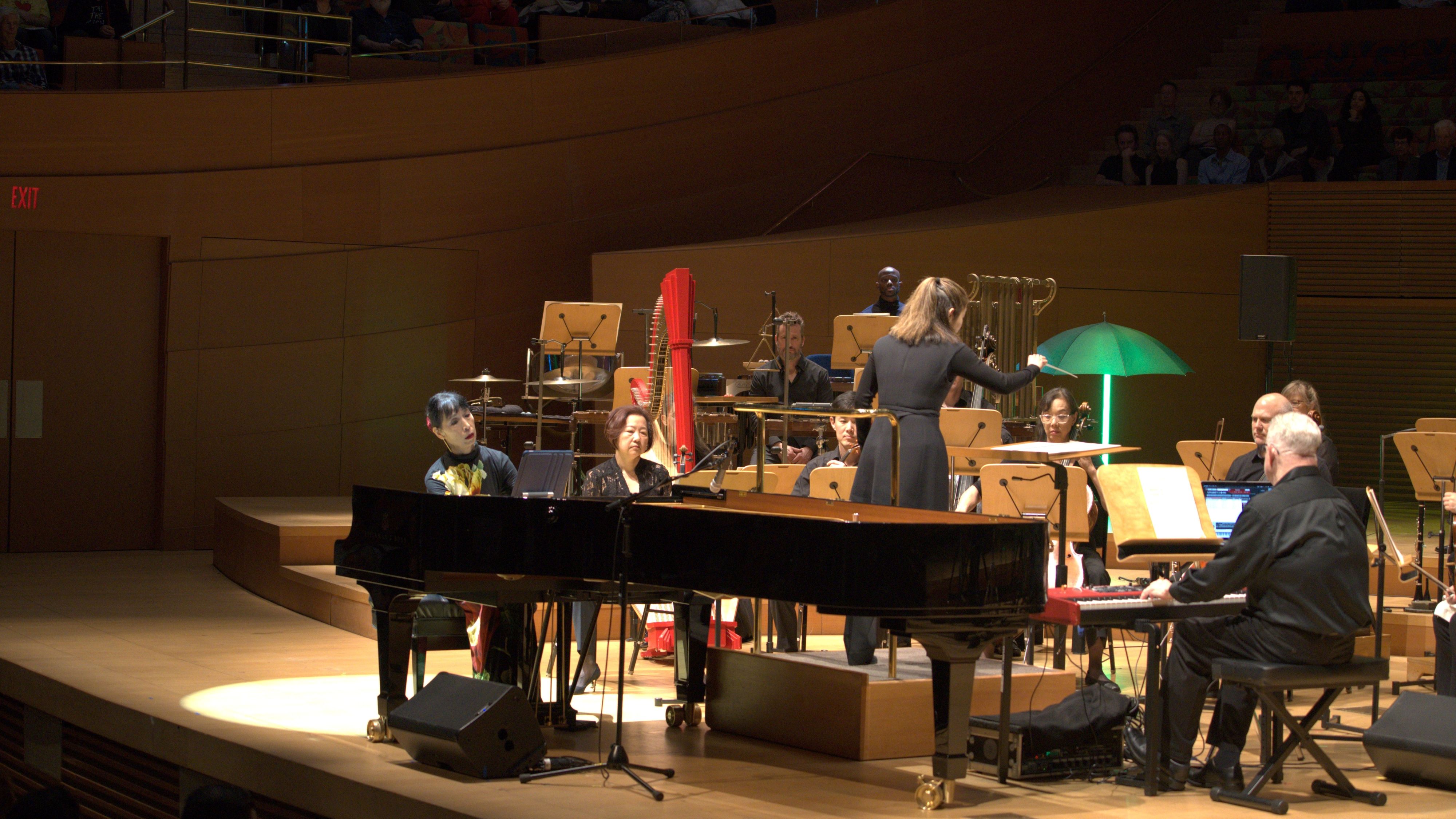 Gloria Cheng, Elim Chan, members of the LA Philharmonic