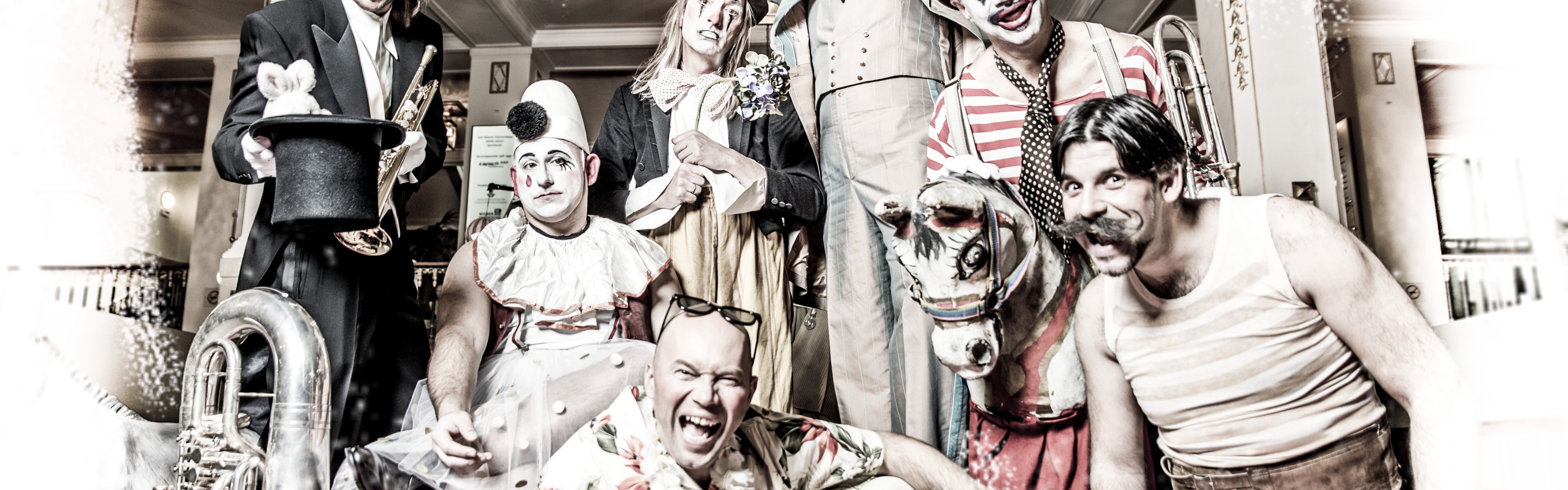 mnozil-brass-cirque_full.jpeg