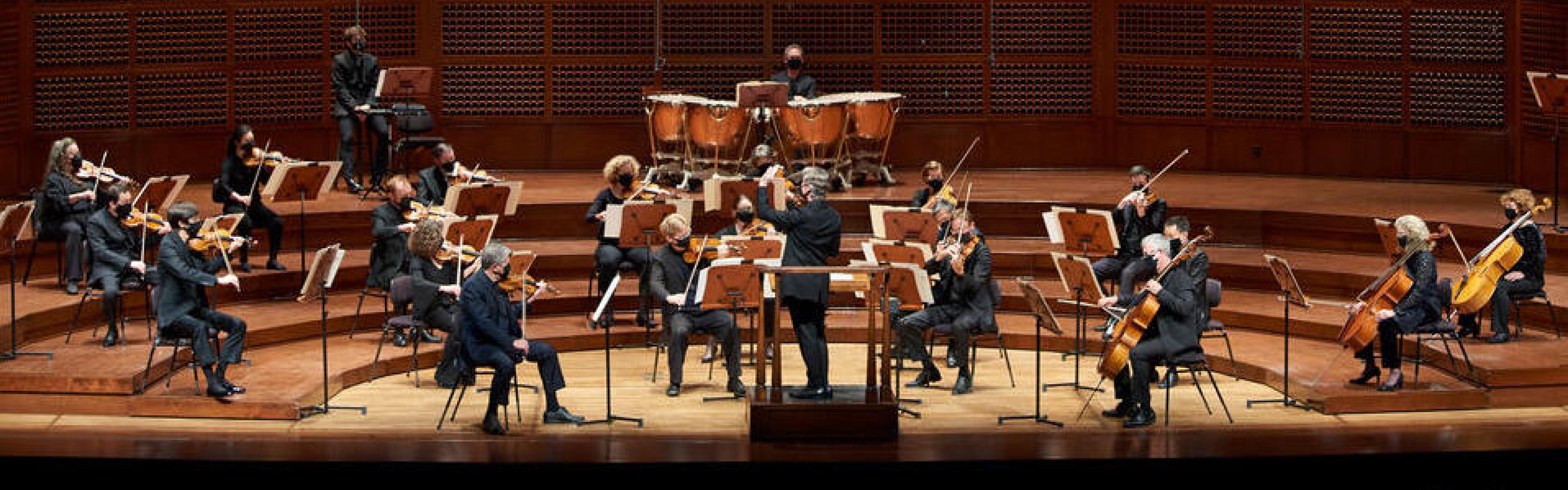 Music Director Esa-Pekka Salonen conducts the San Francisco Symphony | Credit: Stefan Cohen