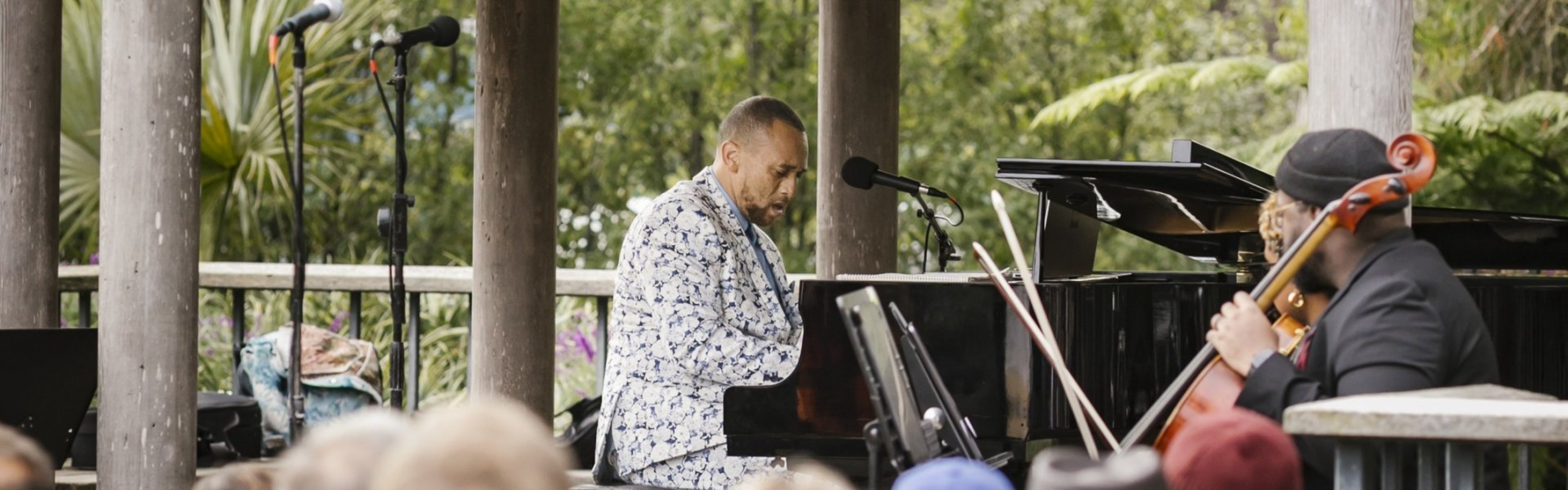 Kev Choice, Flower Piano