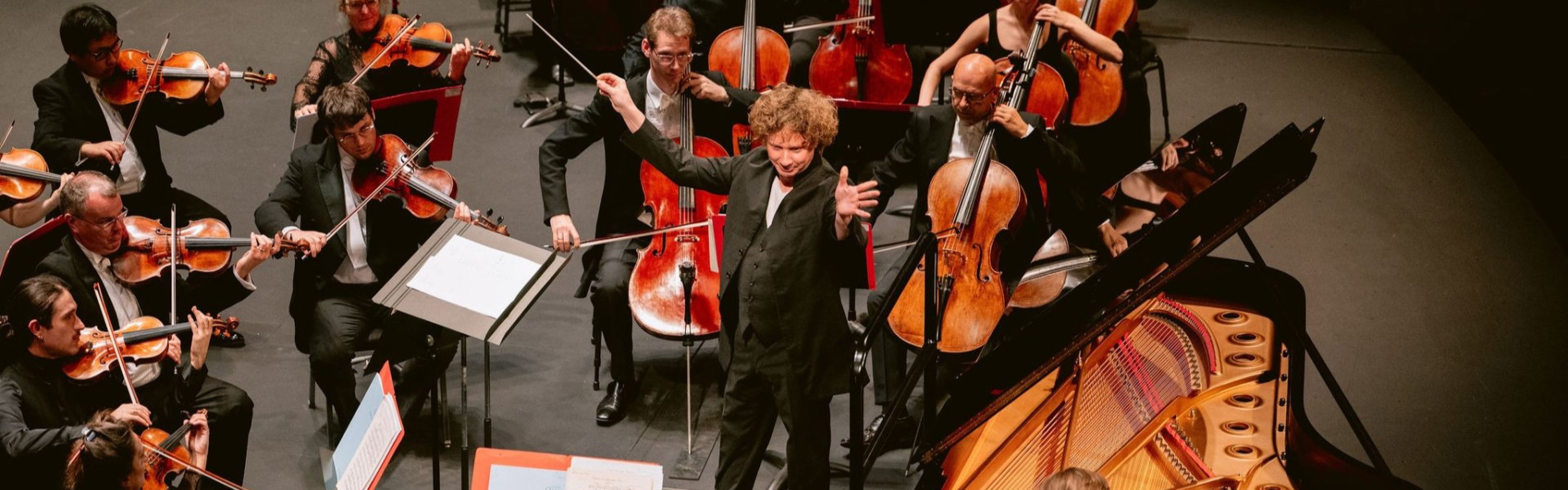 Santu Matias Rouvali, Philharmonia Orchestra