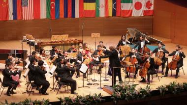 iP_fullorchopeningwMendelssohnSinfoniaXIII.jpg