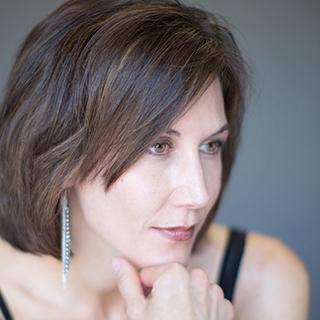 andrea_claburn_jazz_vocalist_at_cetrella.jpg