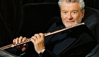 flute-recital-james-galway_smiling-playing_mar17_san-francisco_1000x575.jpg