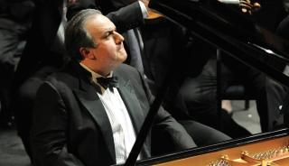 piano-recital-yefim-bronfman_sitting_apr5_san-francisco_1000x575.jpg