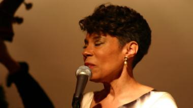 Amber_Weekes_header2.jpg
