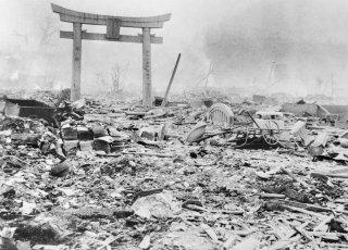 nagasaki_ruins_by_yosuke_yamahata.jpg
