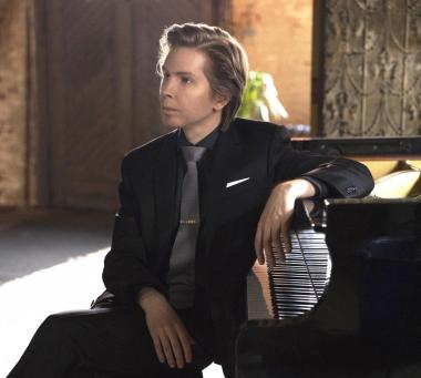 Juho Pohjonen performs The Goldberg Variations of Johann Sebastian Bach in its entirety.