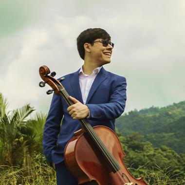 Zlatomir Fung with cello