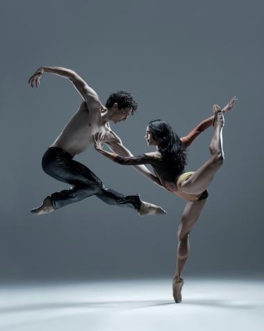 COMPLEXIONS CONTEMPORARY BALLET