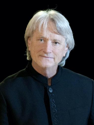 Maestro Carl St.Clair