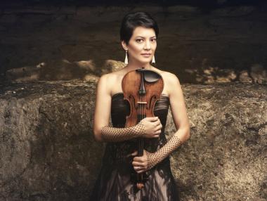 Anne Akiko Meyers performs 'Fandango' a new commission from Arturo Marquez.