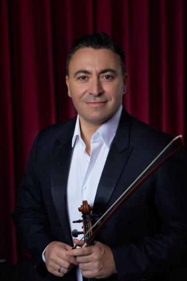 Maxim Vengerov and Polina Osentinskaya perform Friday, October 14, 2022 in Zellerbach Hall. Pictured: Maxim Vengerov. (credit: Diago Mariotta Mendez)