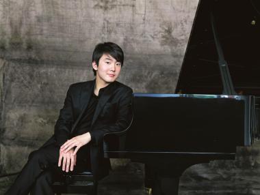 Seong-Jin Cho performs Thursday, December 8, 2022 in Zellerbach Hall. (credit: Harald Hoffmann)