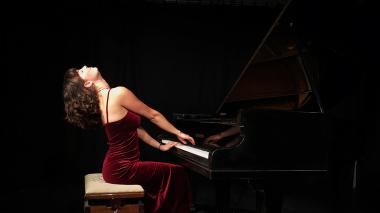 Cinzia Regensburger, Piano