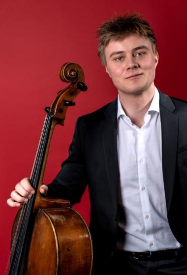 Cellist Jonathan Swensen. Photo by Matt Dine.