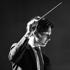 photo of conductor Brad Hogarth