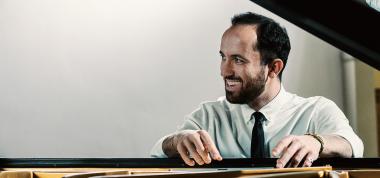 Cal Performances presents Igor Levit, piano, November 19, 2024 at Zellerbach Hall (credit: Felix Broede)