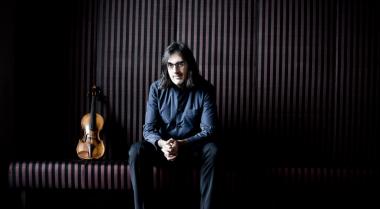Cal Performances presents Leonidas Kavakos, violin, November 15–16, 2024 at Zellerbach Hall (credit: Marco Borggreve)