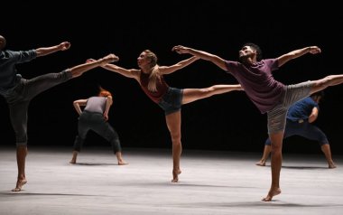 Malpaso Dance Company in arabeques.