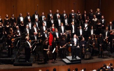 American Bach soloists and choir on stage.