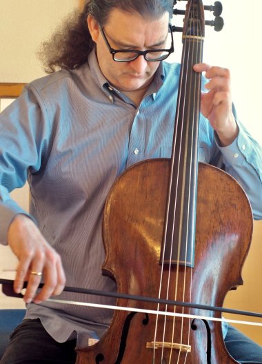 Guest soloist William Skeen, violoncello piccolo