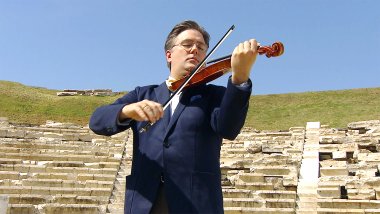 Violinist Aaron Boyd is your guide through the rich history of the string quartet. From parlors to concert halls, discover how this iconic ensemble helped shape the course of classical music. Along the way, you’ll hear insider stories and meet the personalities behind some of classical music’s greatest masterpieces. Whether you’re a music connoisseur, student, or curious listener, you’ll leave with a deeper appreciation for one of chamber music’s most intimate and enduring forms.