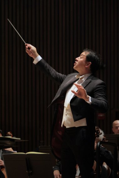 Ming Luke conducting the BCCO