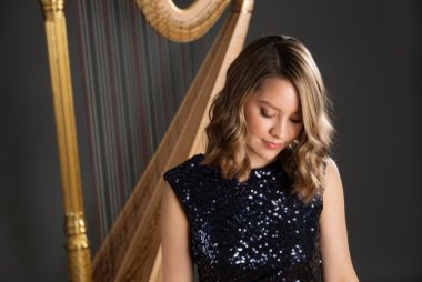 Harpist Katherine Siochi, widely recognized as one of the leading harpists of her generation, performs Ginastera's Harp Concerto.