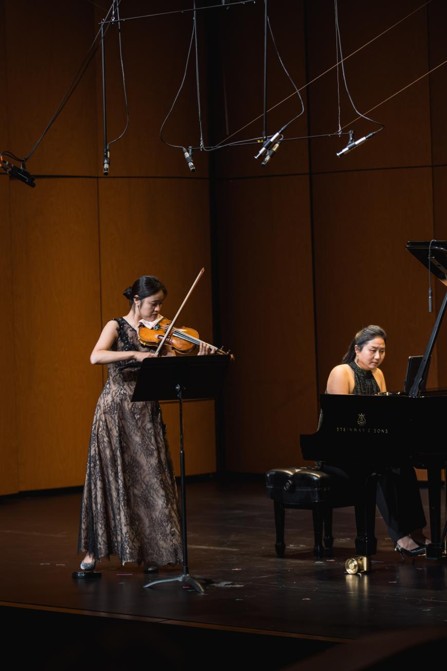 Violinist Yeri Roh and pianist Hyeyeon Park