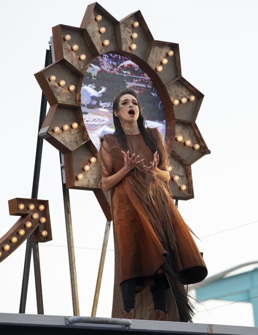 Maria Elena Altany in Birds in the Moon