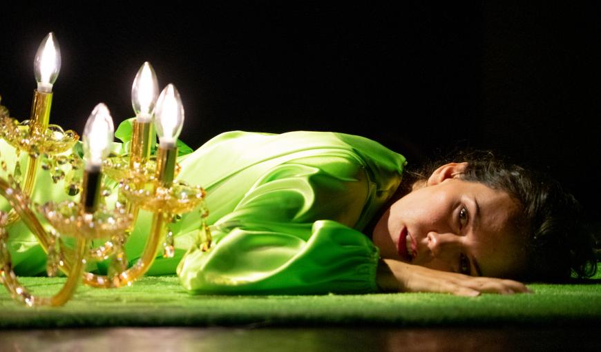 Laurel Irene in Long Beach Opera’s Voices From the Killing Jar | Credit: Jordan Geiger