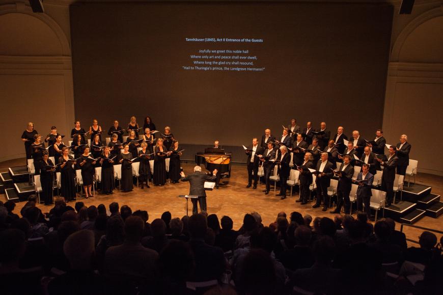 Ian Robertson conducting the San Francisco Opera Chorus