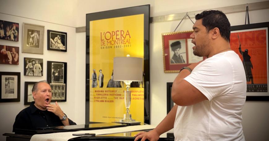 César Ulloa coaching tenor Pene Pati