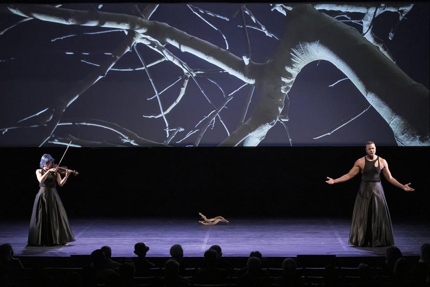 Jennifer Koh and Davóne Tines in Everything Rises