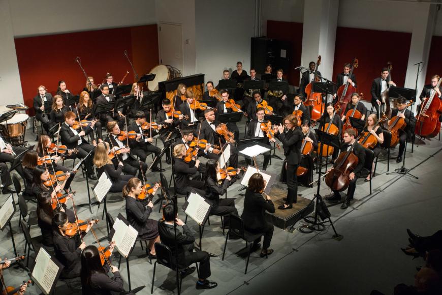 Daniela Candillari conducts