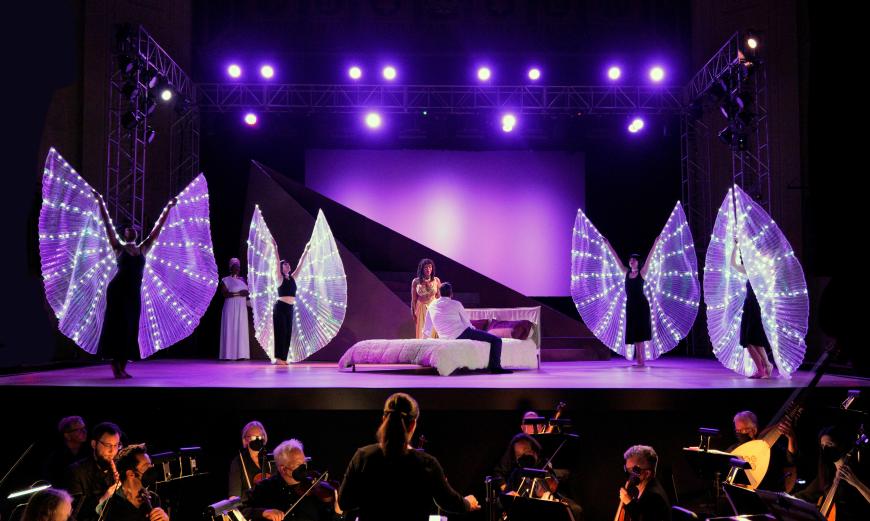 Shawnette Sulker as Cleopatra and Aryeh Nussbaum Cohen