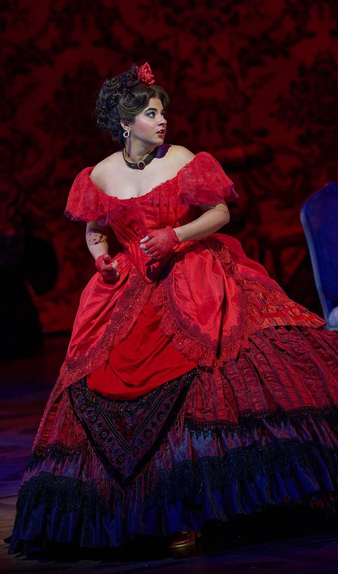 Amina Edris as Violetta