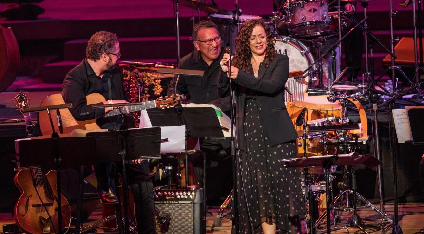 Luciana Souza and backing band