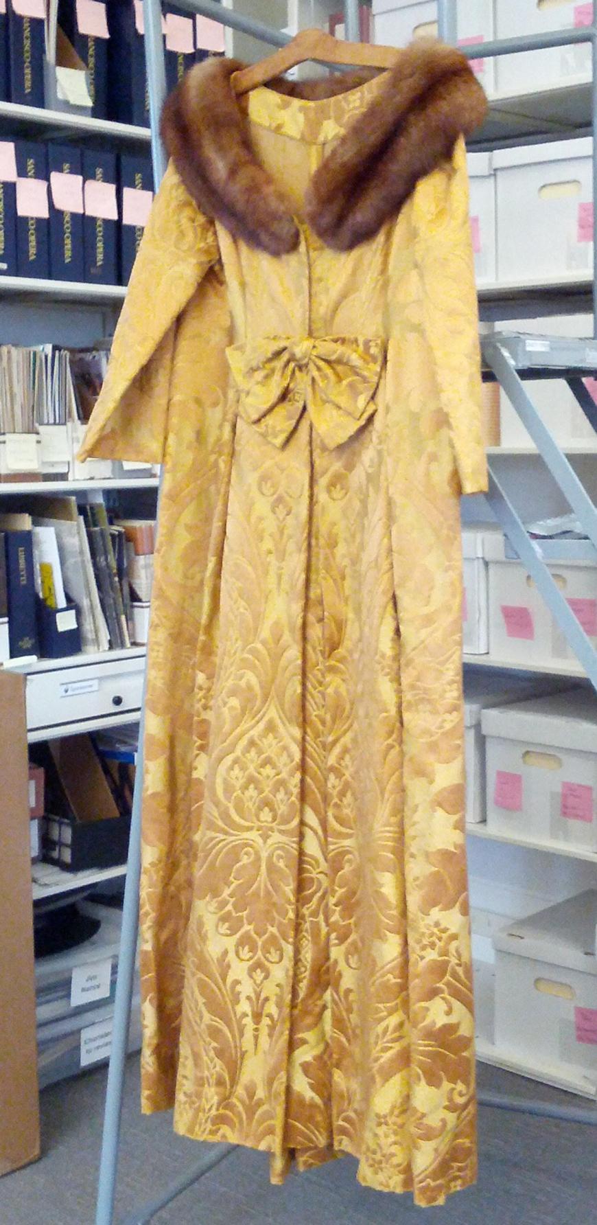 Dressing gown
