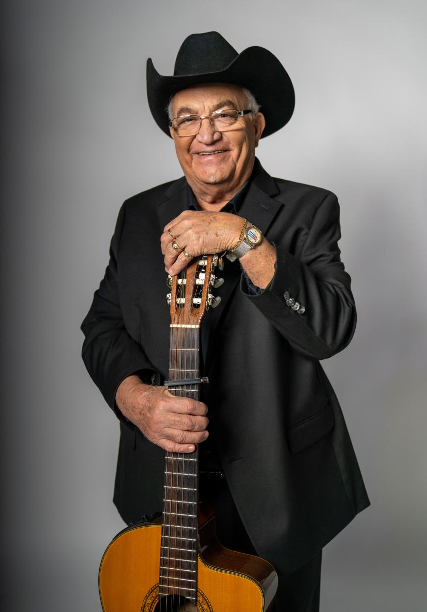 Eliades Ochoa