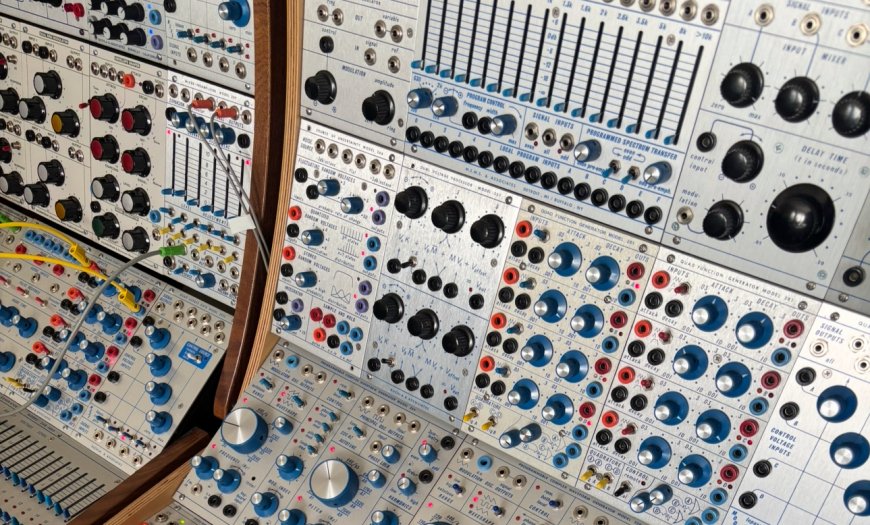 Buchla 200
