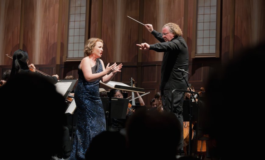 Stéphane Denève conducts mezzo-soprano Sasha Cooke