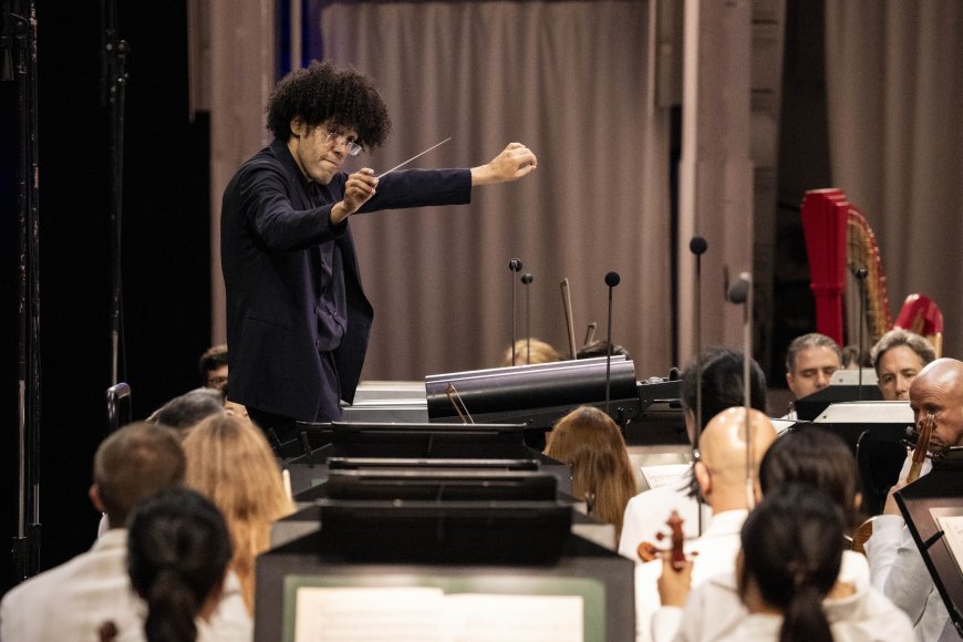 Rafael Payare with the LA Phil