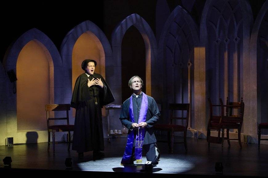 Rhoslyn Jones and Matthew Worth | Credit: Stefan Cohen