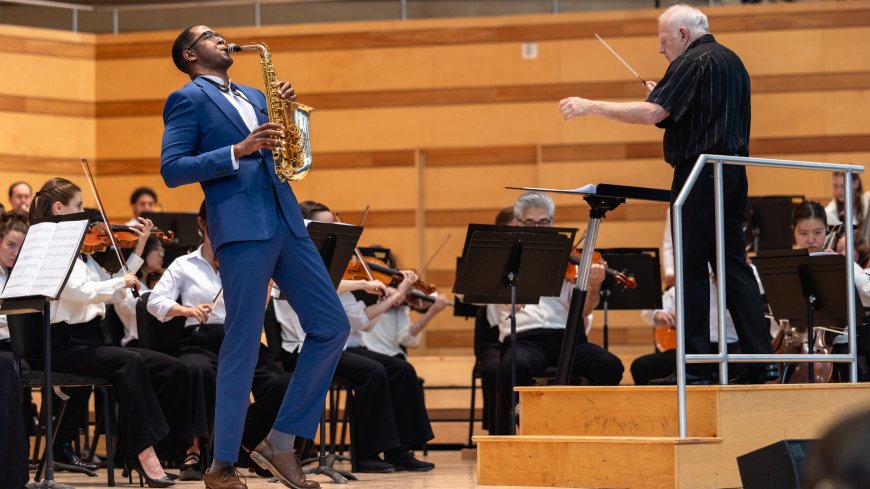 Saxophonist Steven Banks performs Joan Tower’s Love Returns, conducted by Leonard Slatkin | Credit: Blake Nelson
