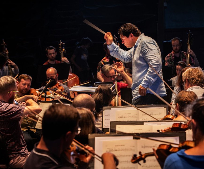 Cristian Măcelaru conducts at the Cabrillo Festival of Contemporary Music | Credit: r.r. jones