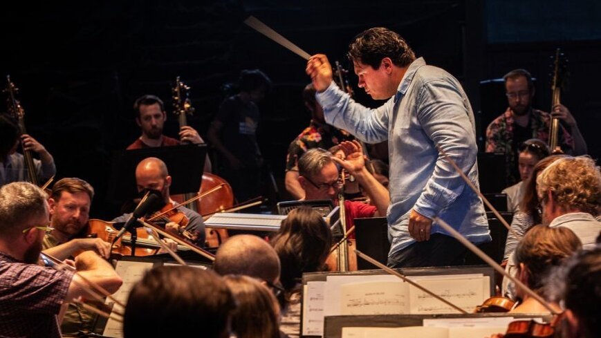 Cristian Măcelaru conducts at the Cabrillo Festival of Contemporary Music | Credit: r.r. jones