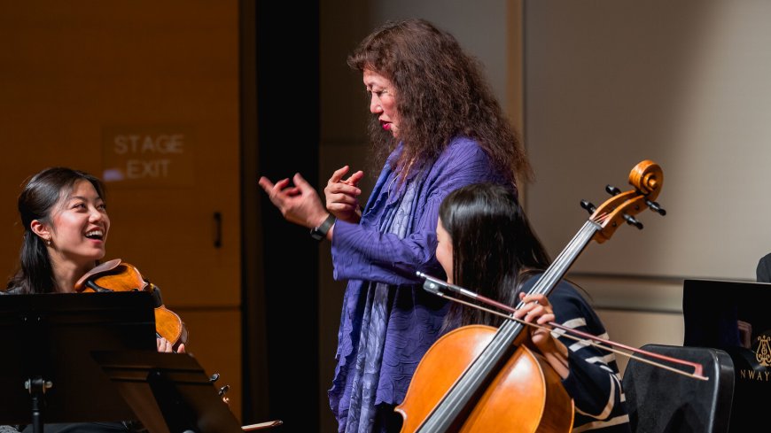 Pianist Wu Han coaching Music@Menlo students | Courtesy of Music@Menlo